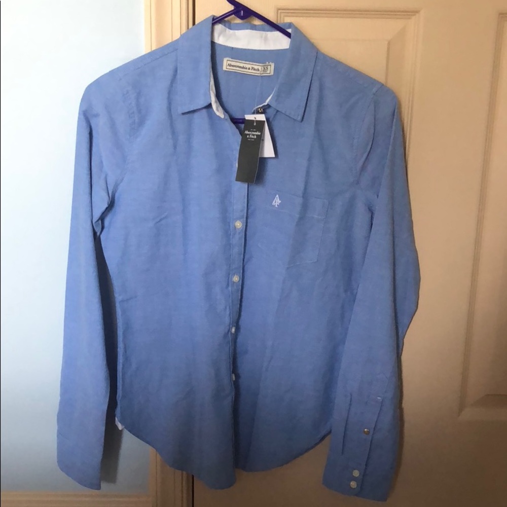 Slim-fit button down shirt